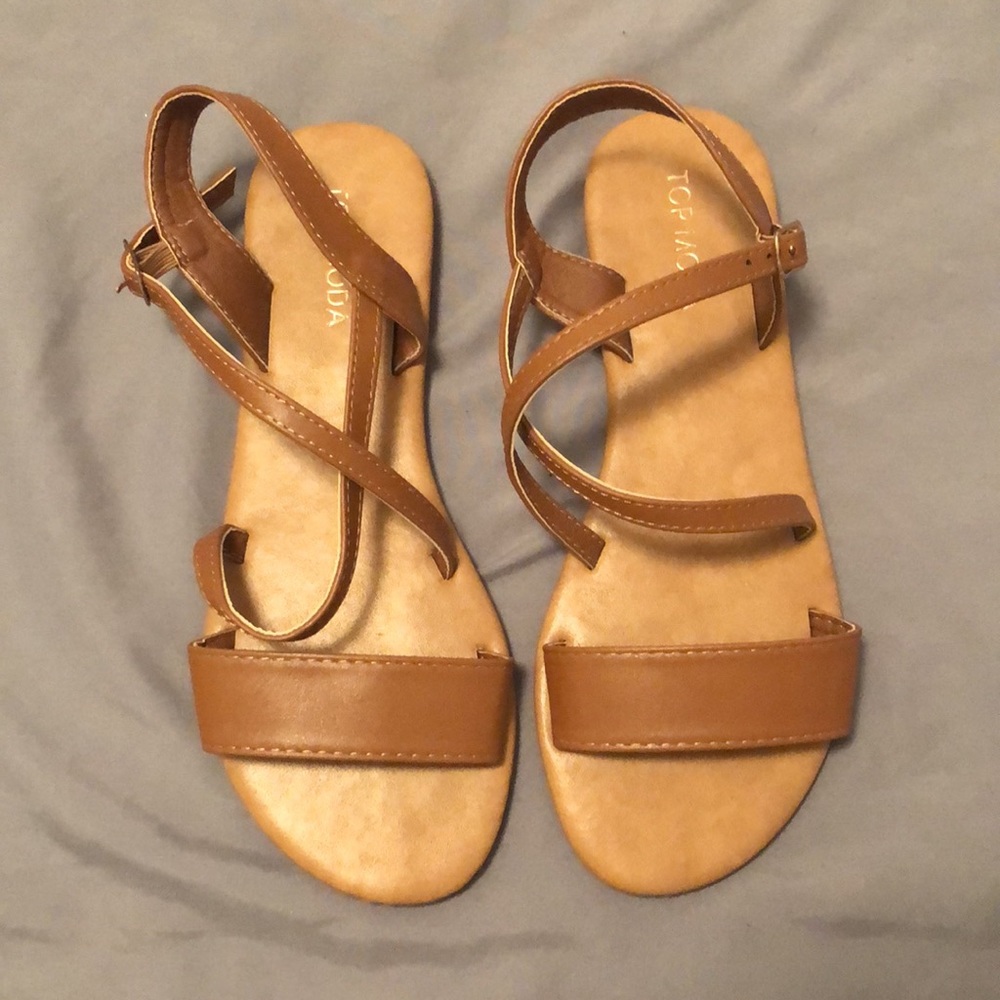 Sandals - Picture 2 of 4